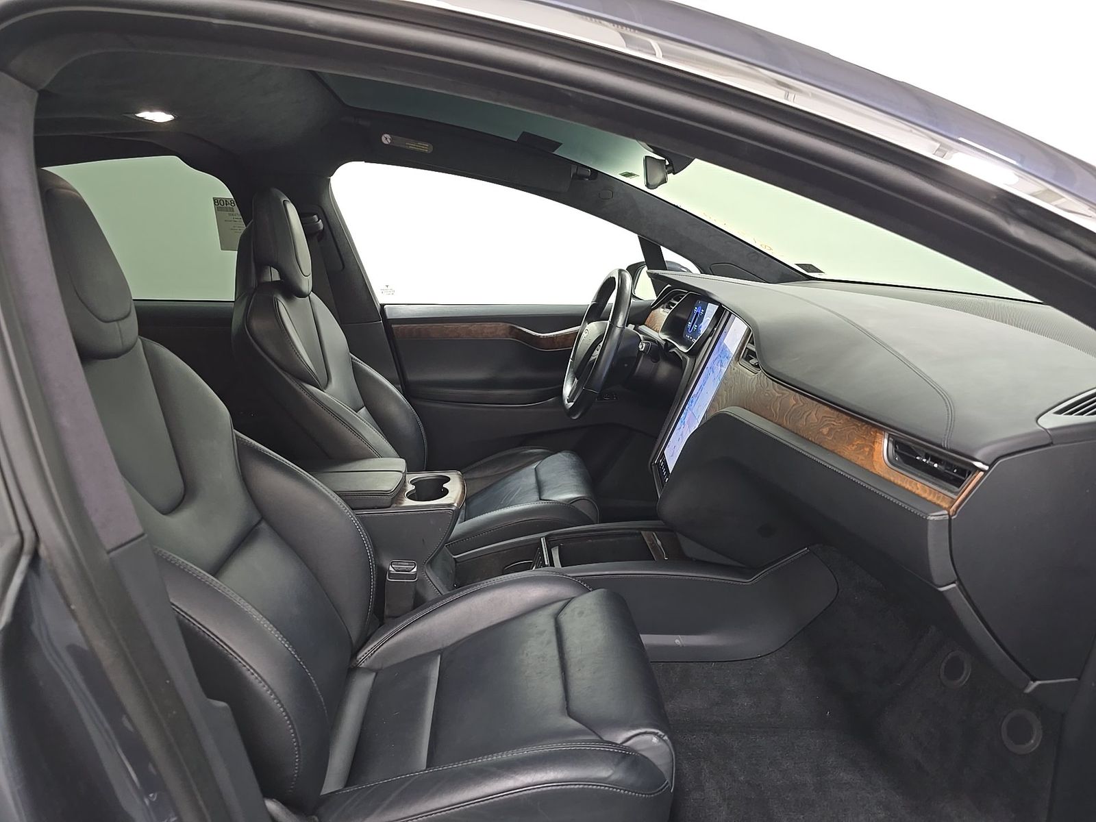 TESLA MODEL X - 9
