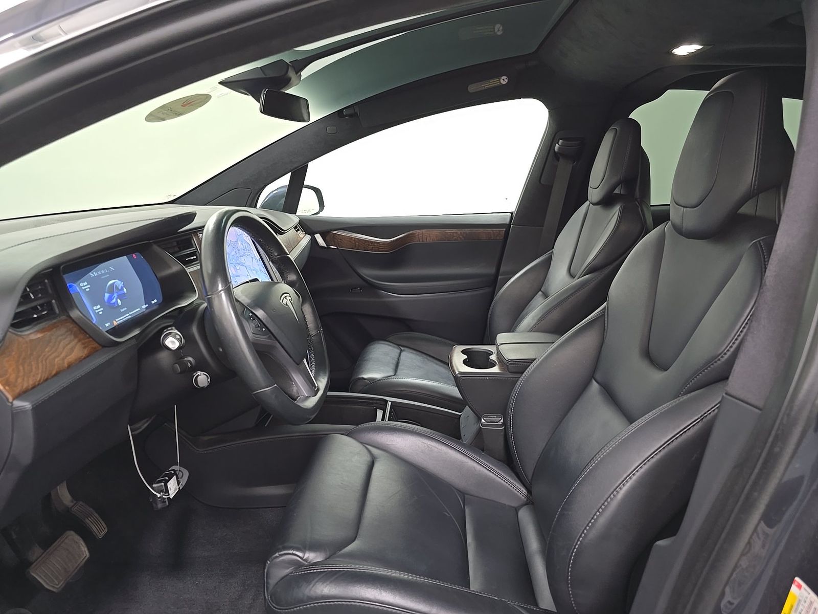 TESLA MODEL X - 8
