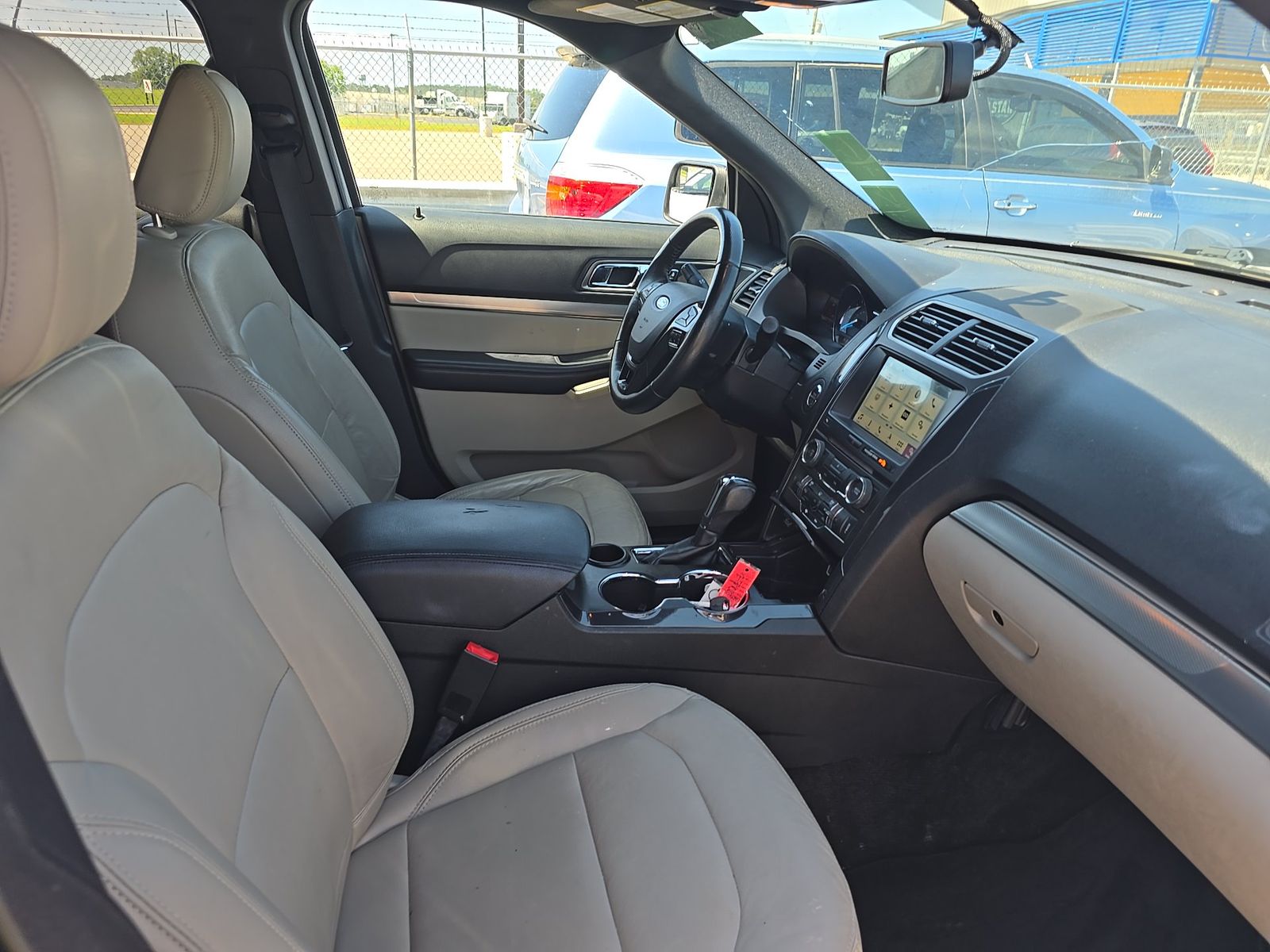 FORD EXPLORER - 9