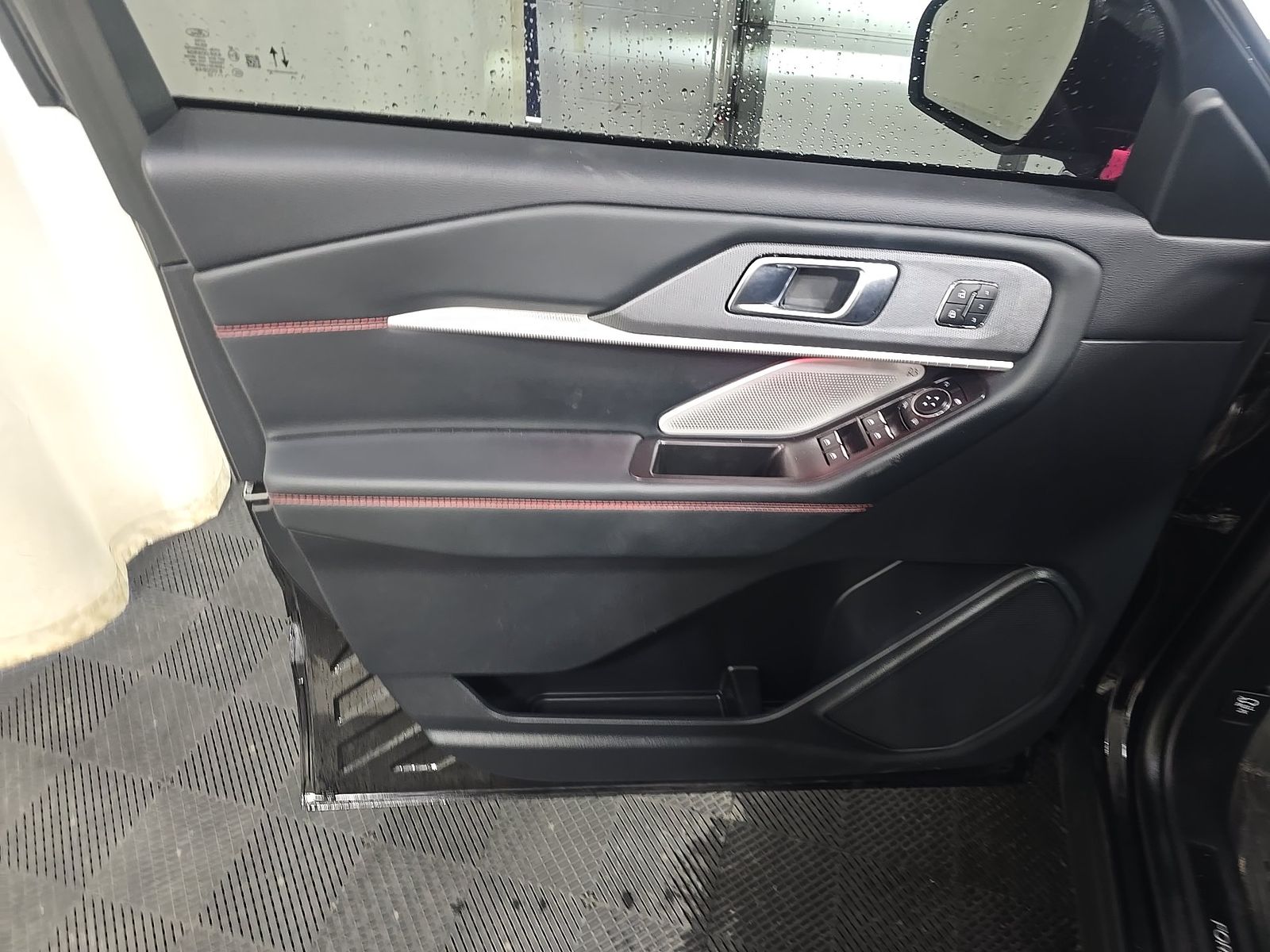 FORD EXPLORER - 10