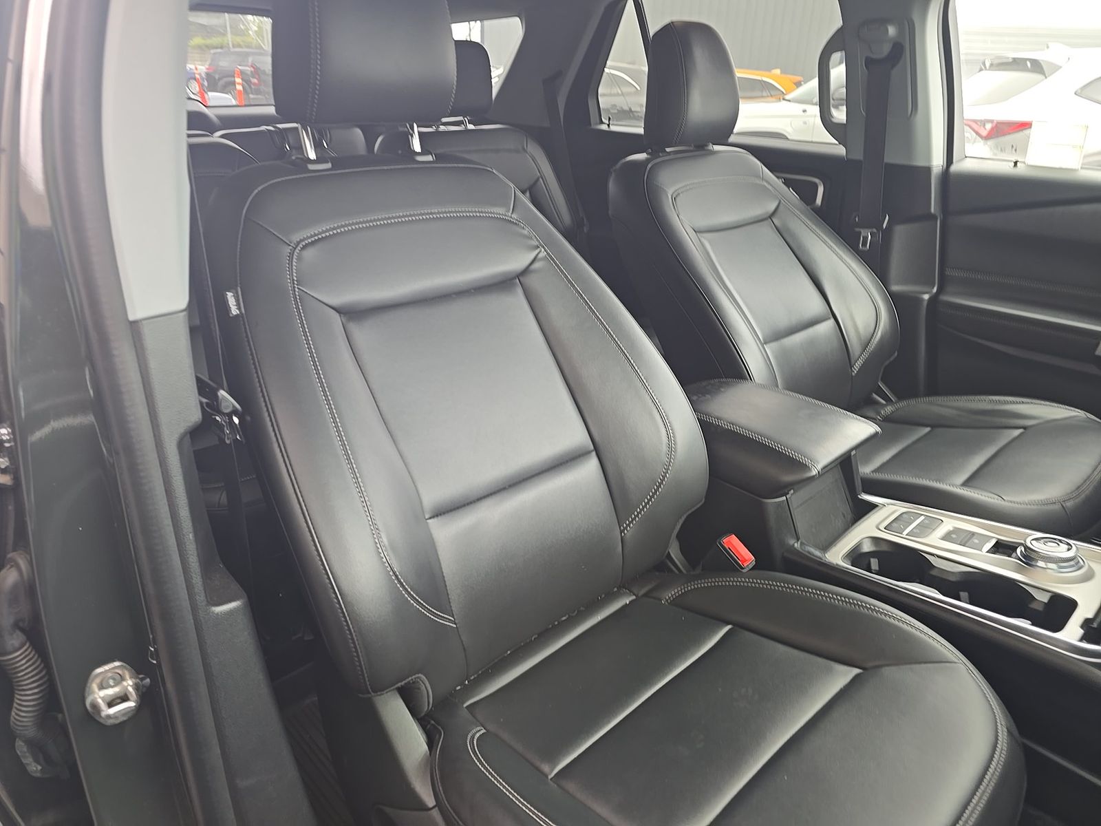 FORD EXPLORER - 9