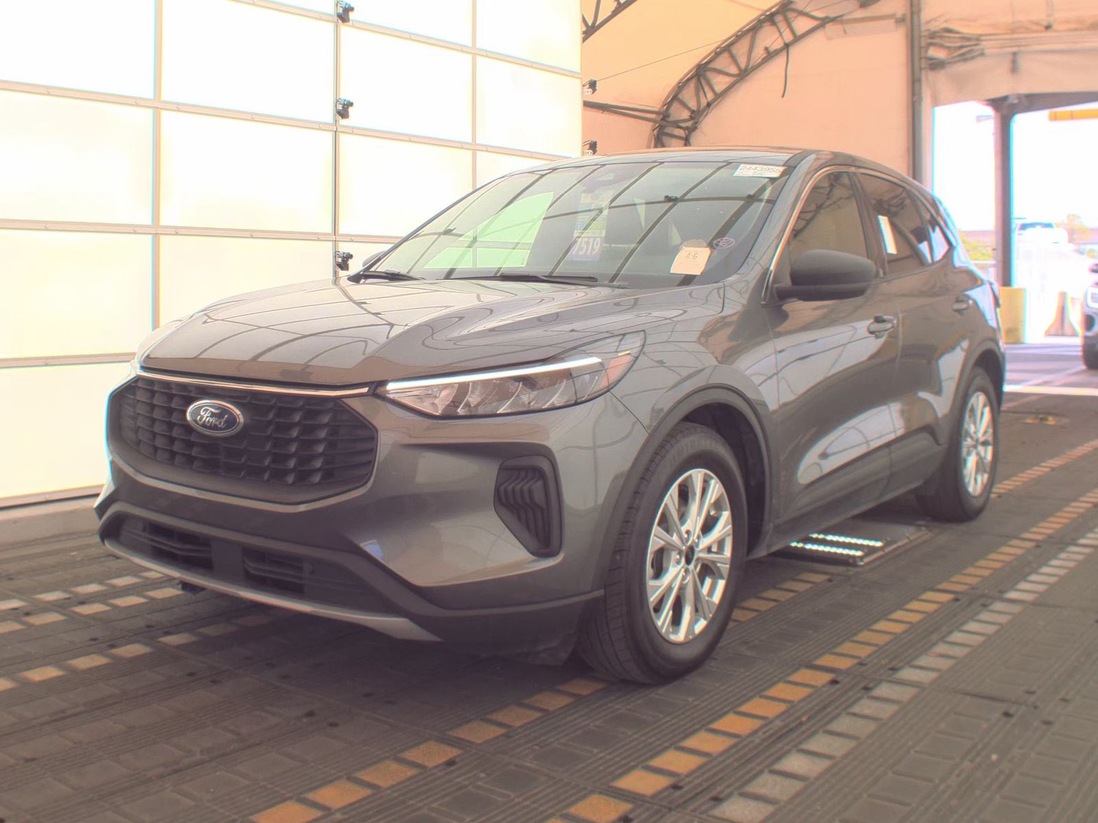 FORD ESCAPE - 1