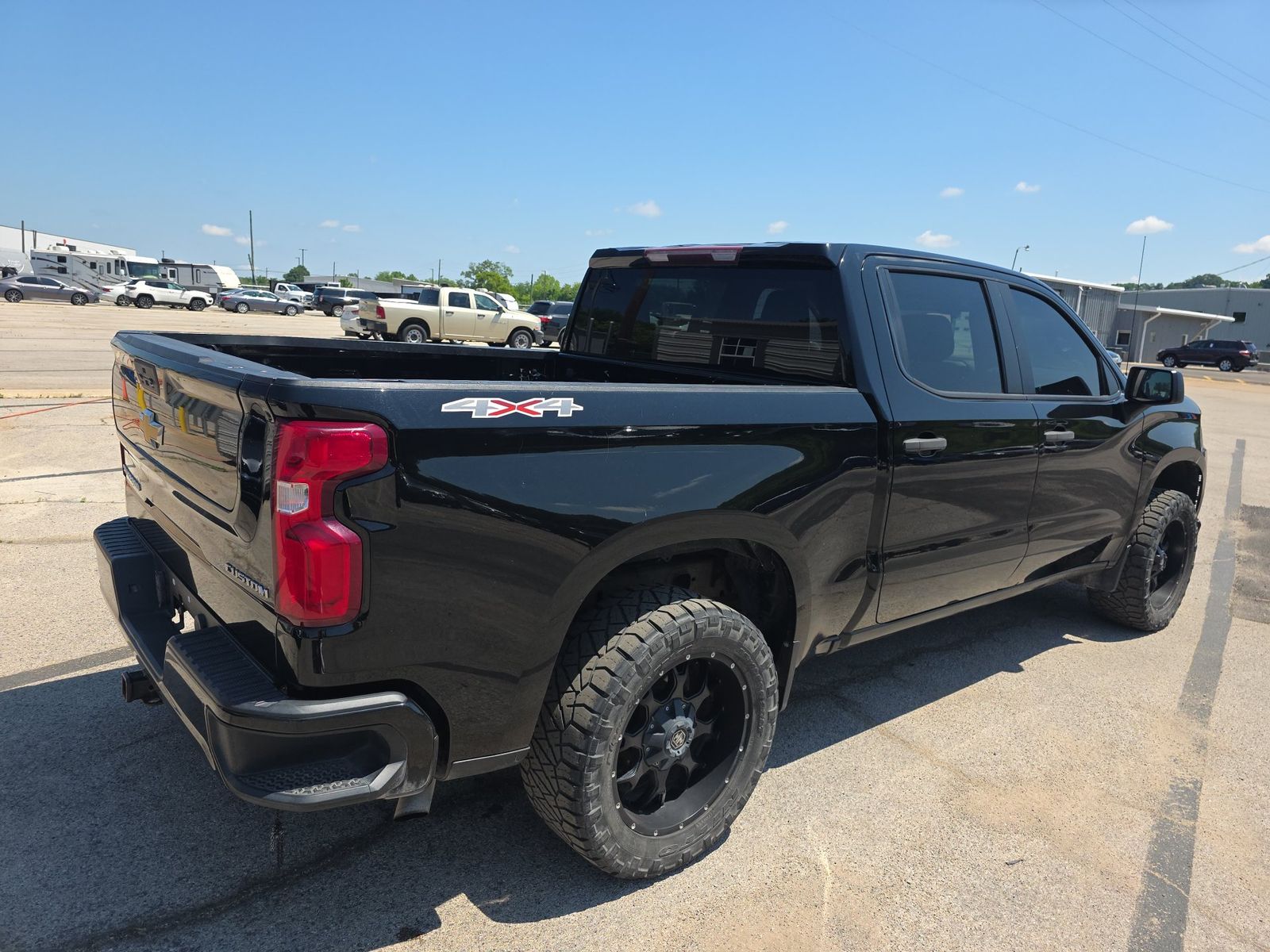 2022 Chevrolet Silverado 1500 Custom AWD