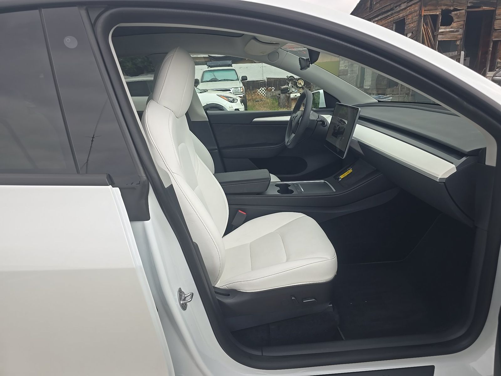 TESLA MODEL Y - 9