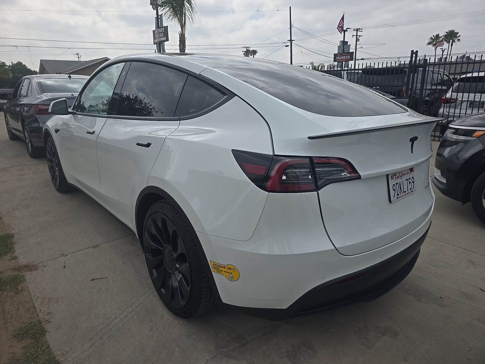 TESLA MODEL Y - 7