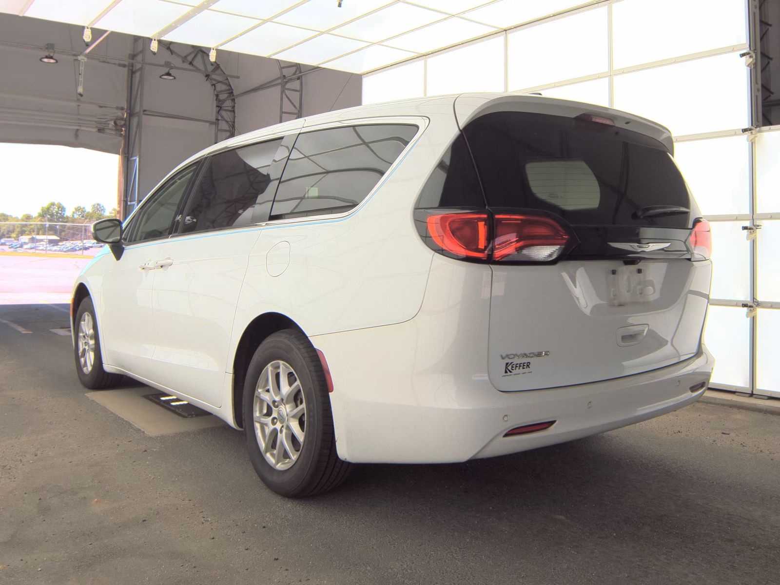 CHRYSLER VOYAGER - 9