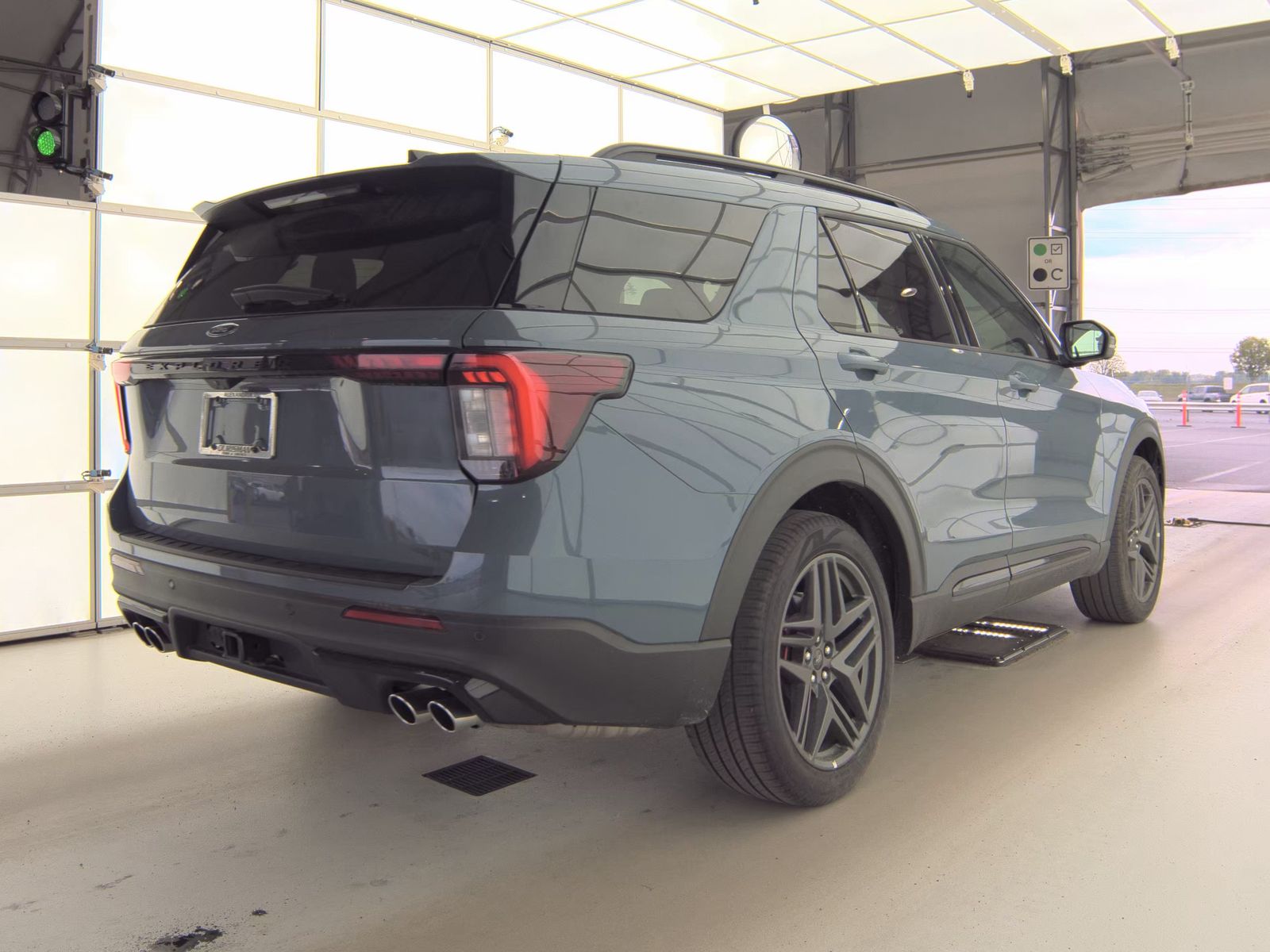 FORD EXPLORER - 6