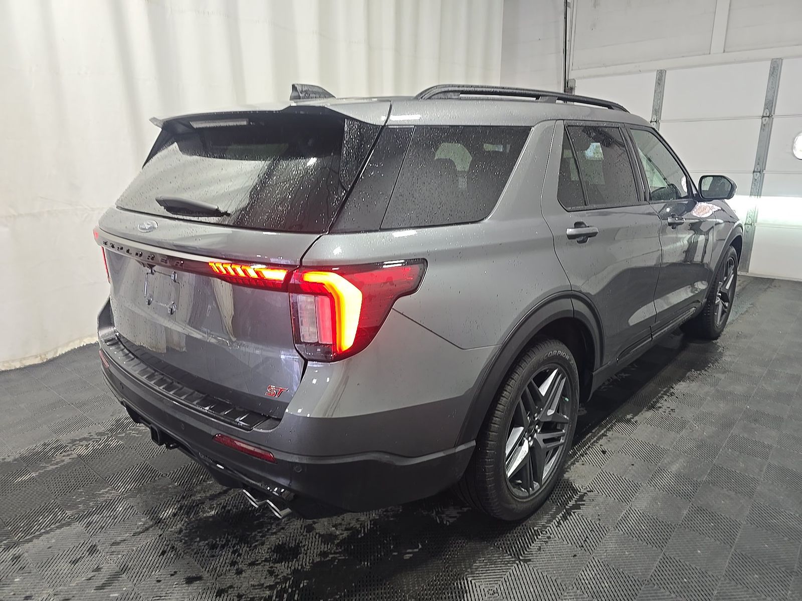 FORD EXPLORER - 5