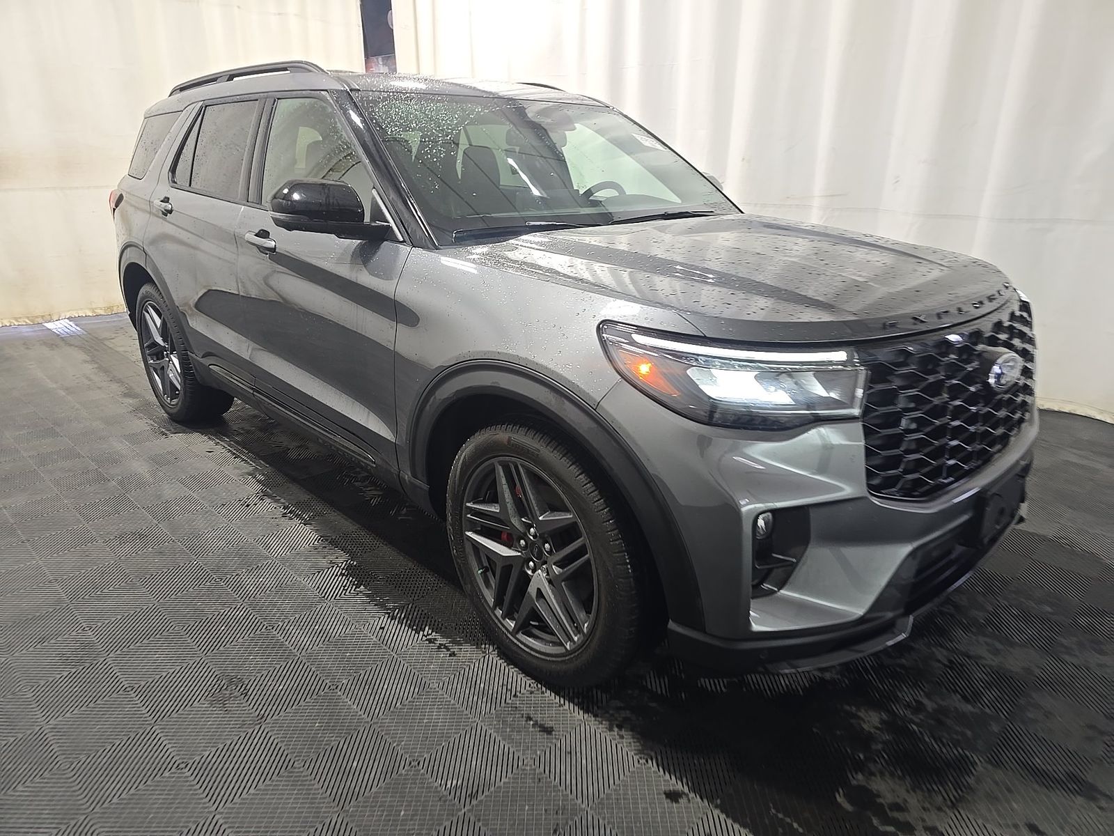 FORD EXPLORER - 4