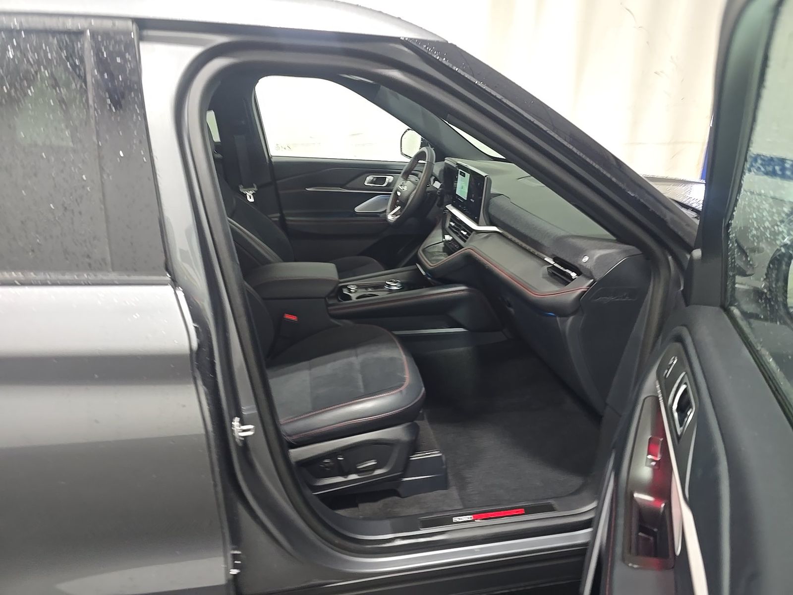 FORD EXPLORER - 9