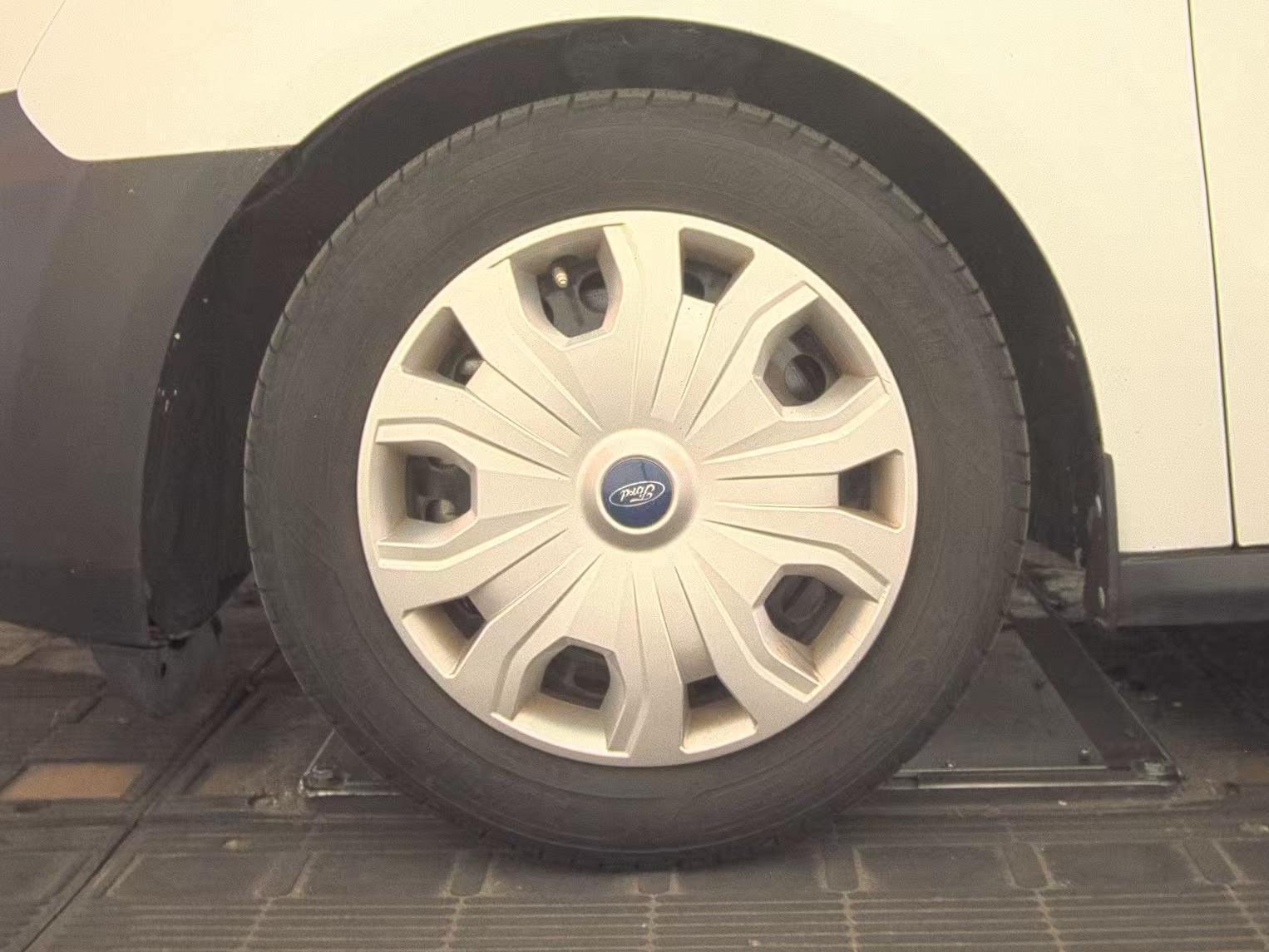 FORD TRANSIT CONNECT - 10