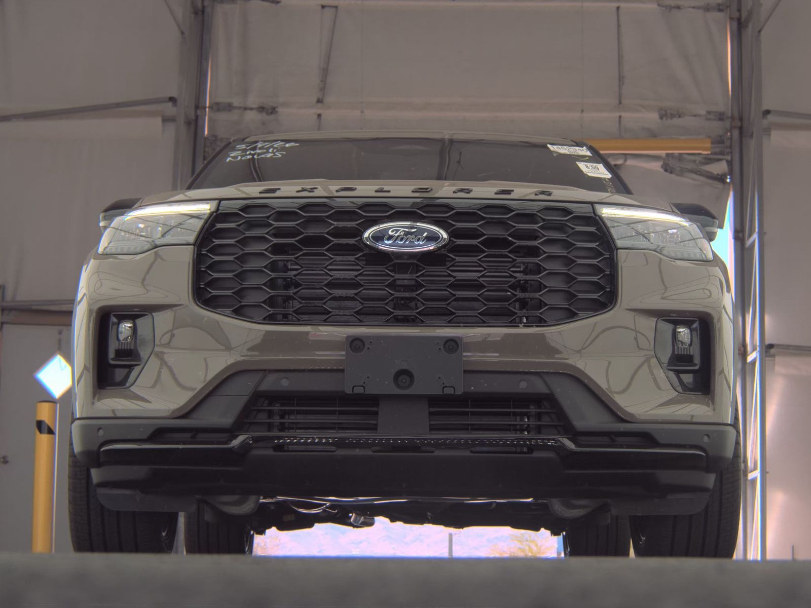 FORD EXPLORER - 4