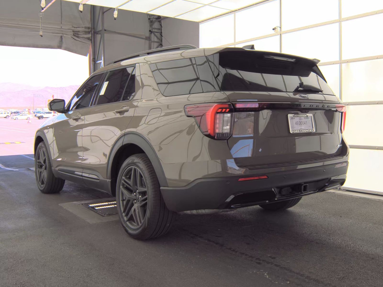 FORD EXPLORER - 9