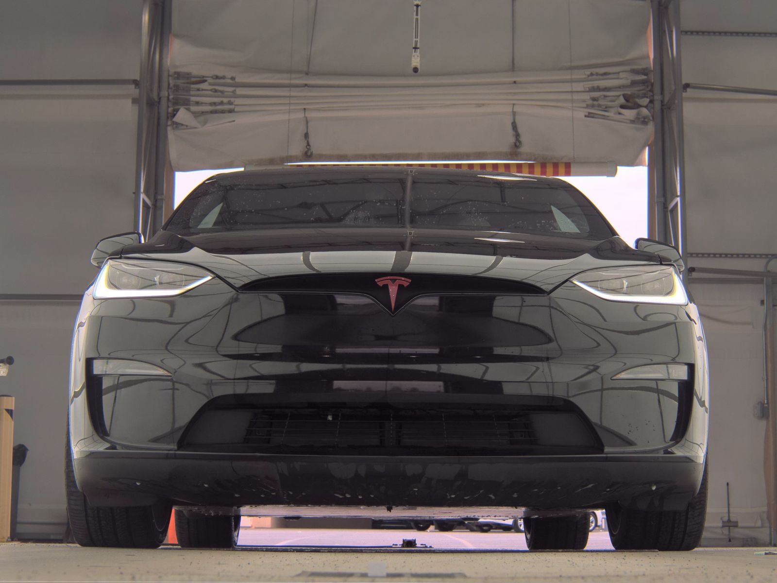 TESLA MODEL X - 4