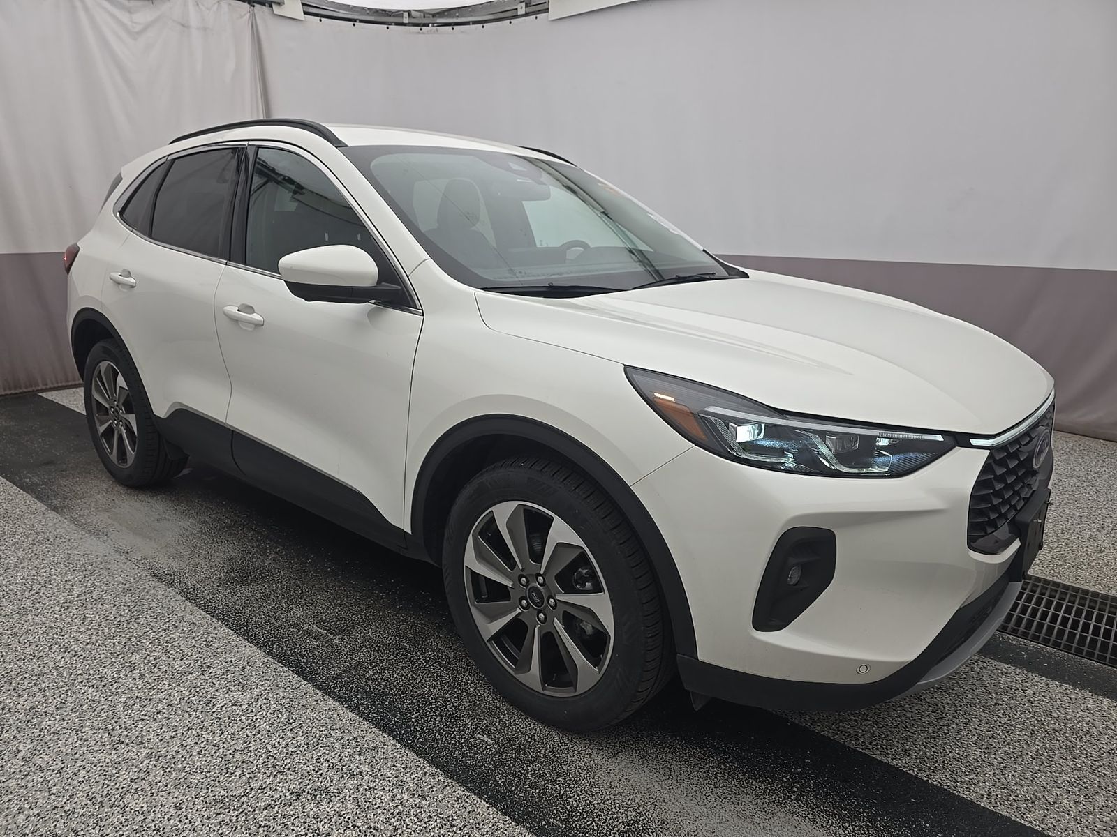 FORD ESCAPE - 4