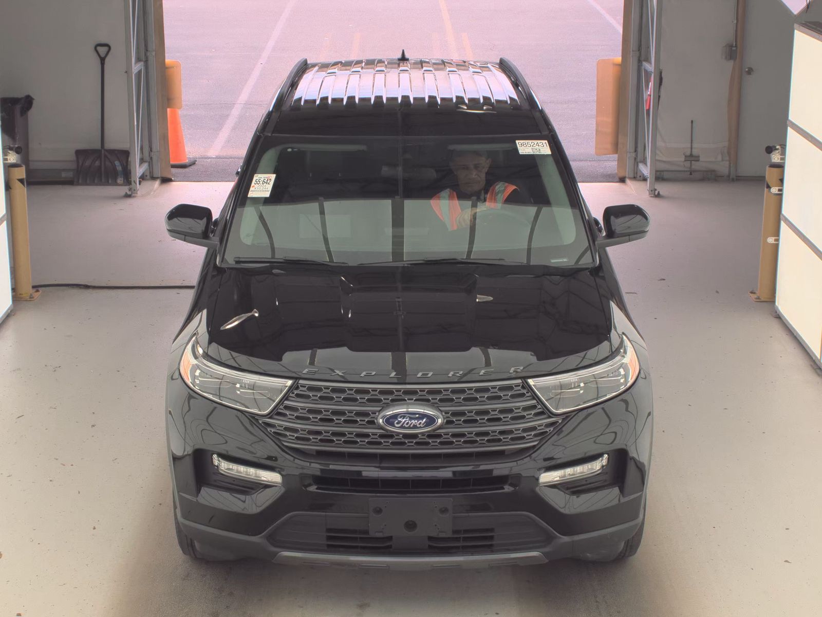 FORD EXPLORER - 3