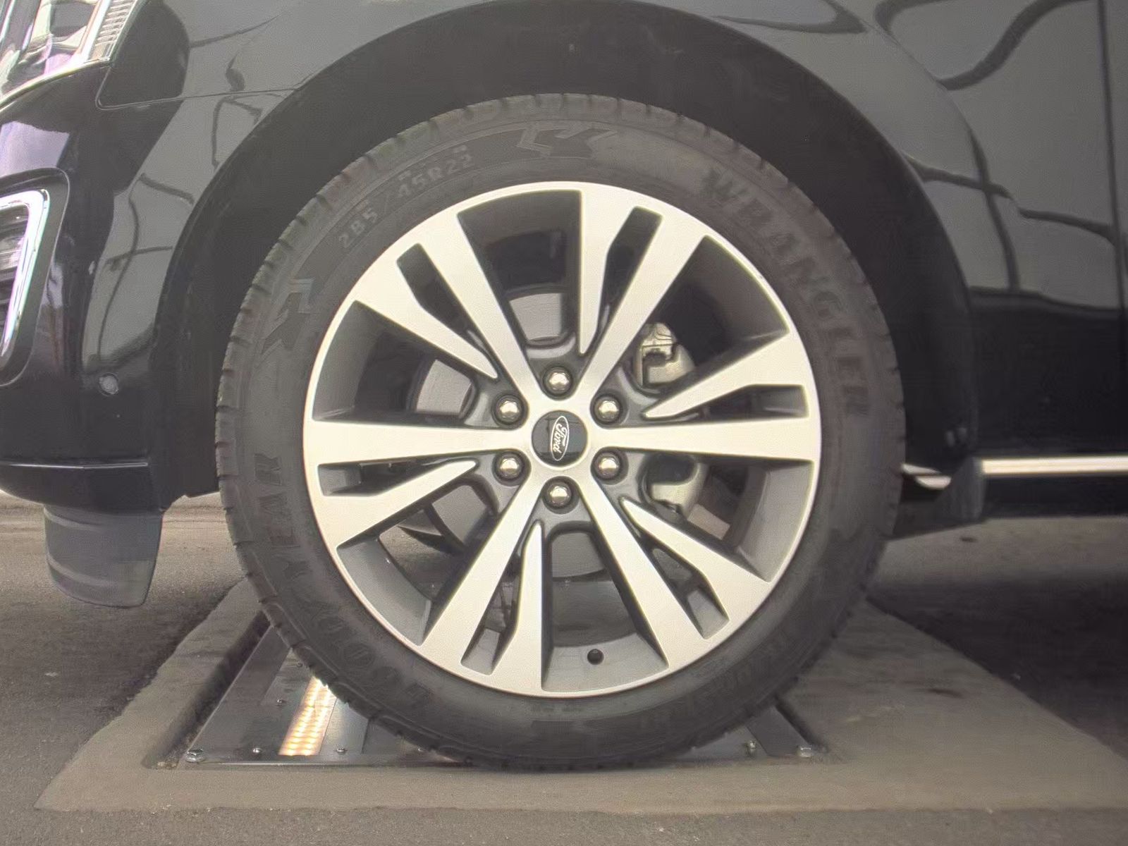 FORD EXPEDITION - 10
