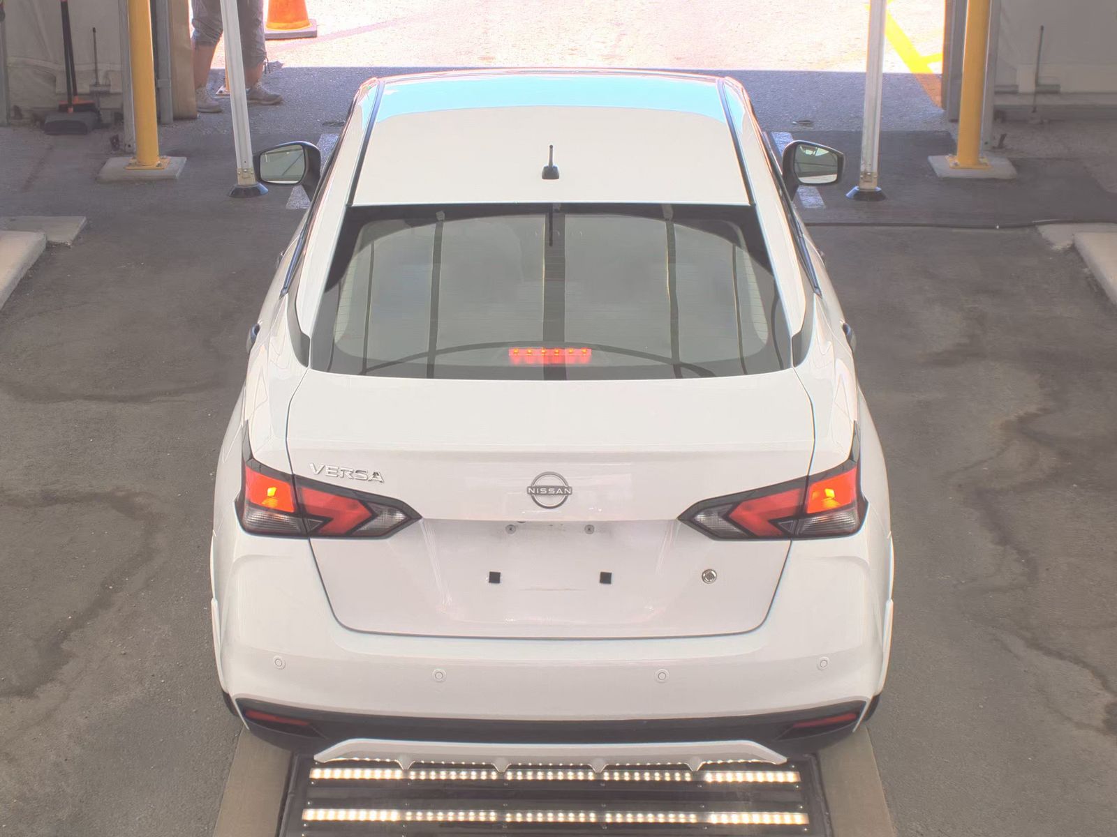 NISSAN VERSA - 7