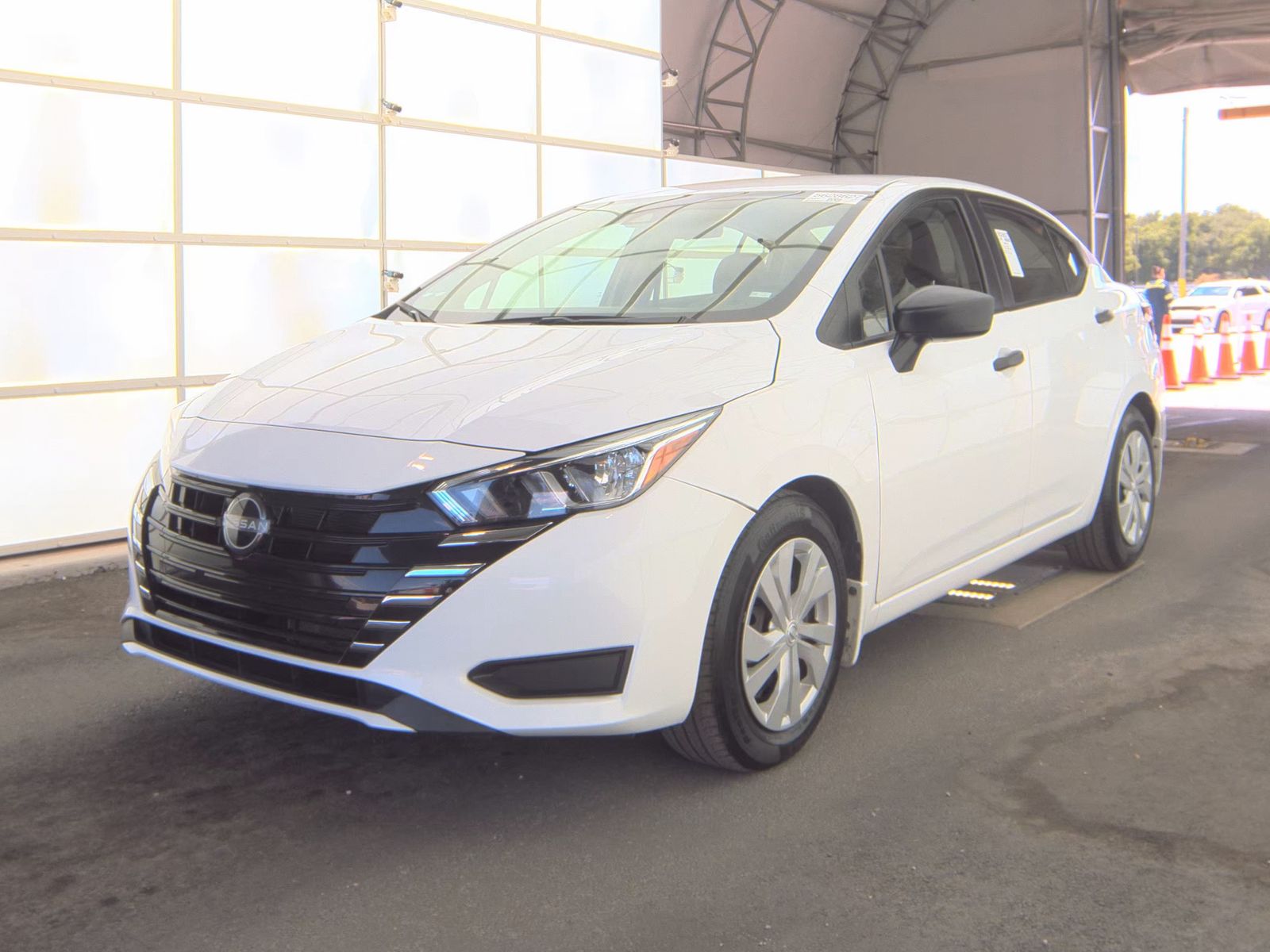 NISSAN VERSA - 1