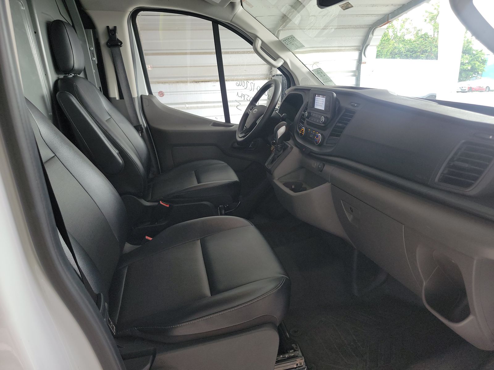 FORD TRANSIT 250 - 9