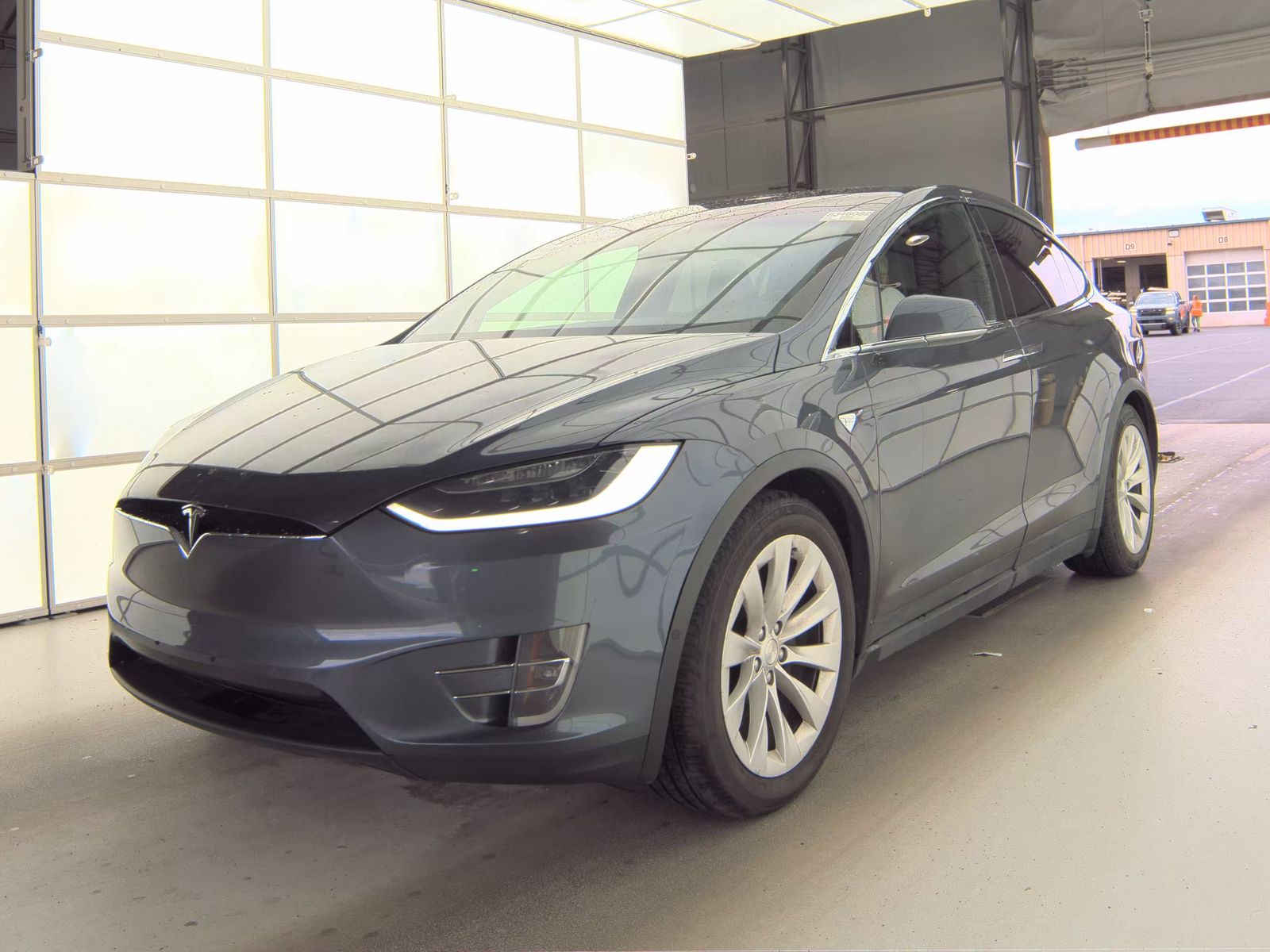 TESLA MODEL X - 1