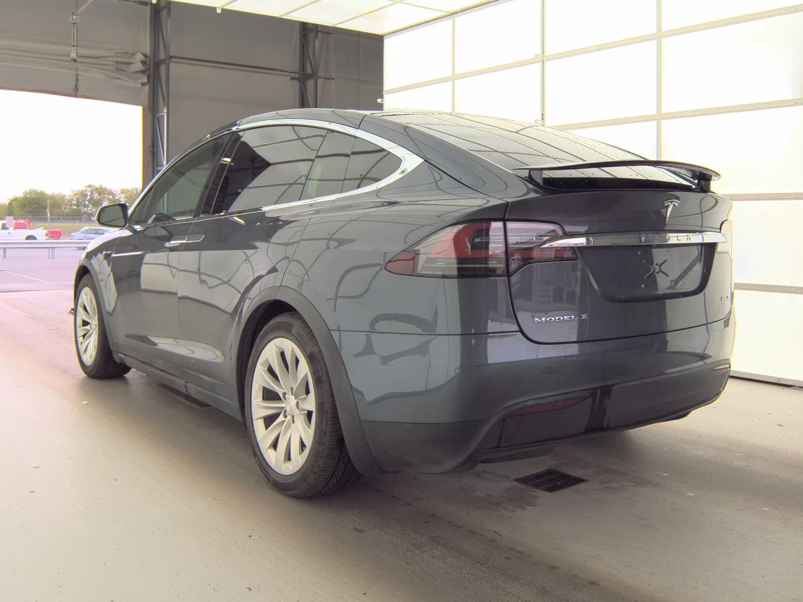 TESLA MODEL X - 9