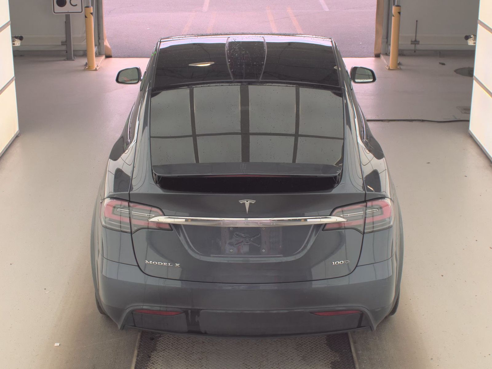 TESLA MODEL X - 7
