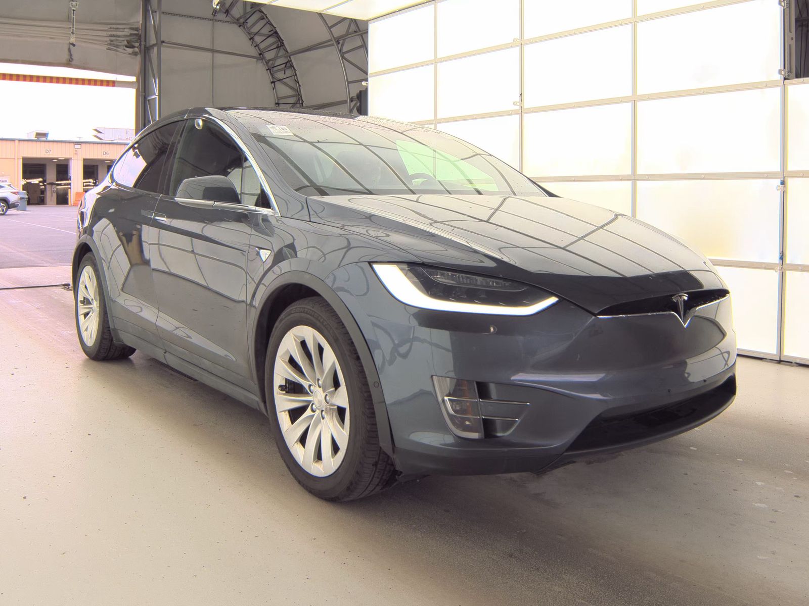 TESLA MODEL X - 5