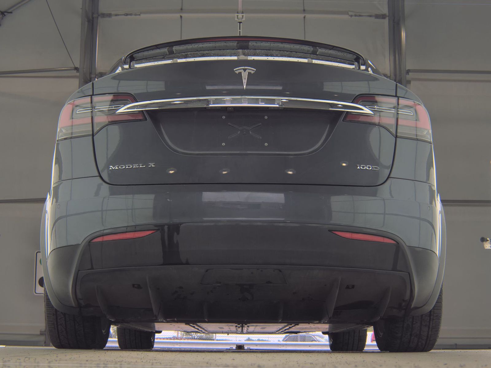 TESLA MODEL X - 8