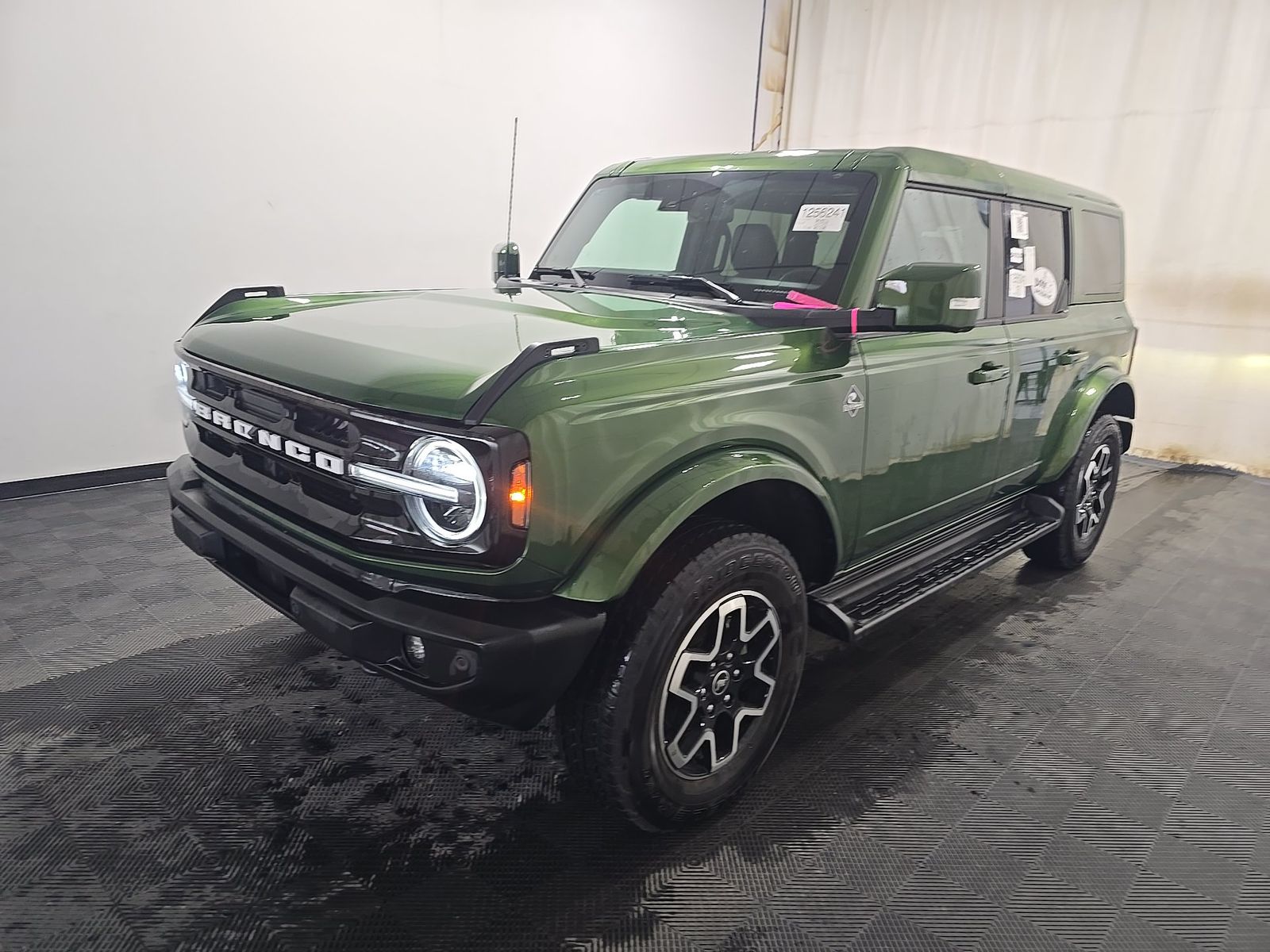 FORD BRONCO - 1