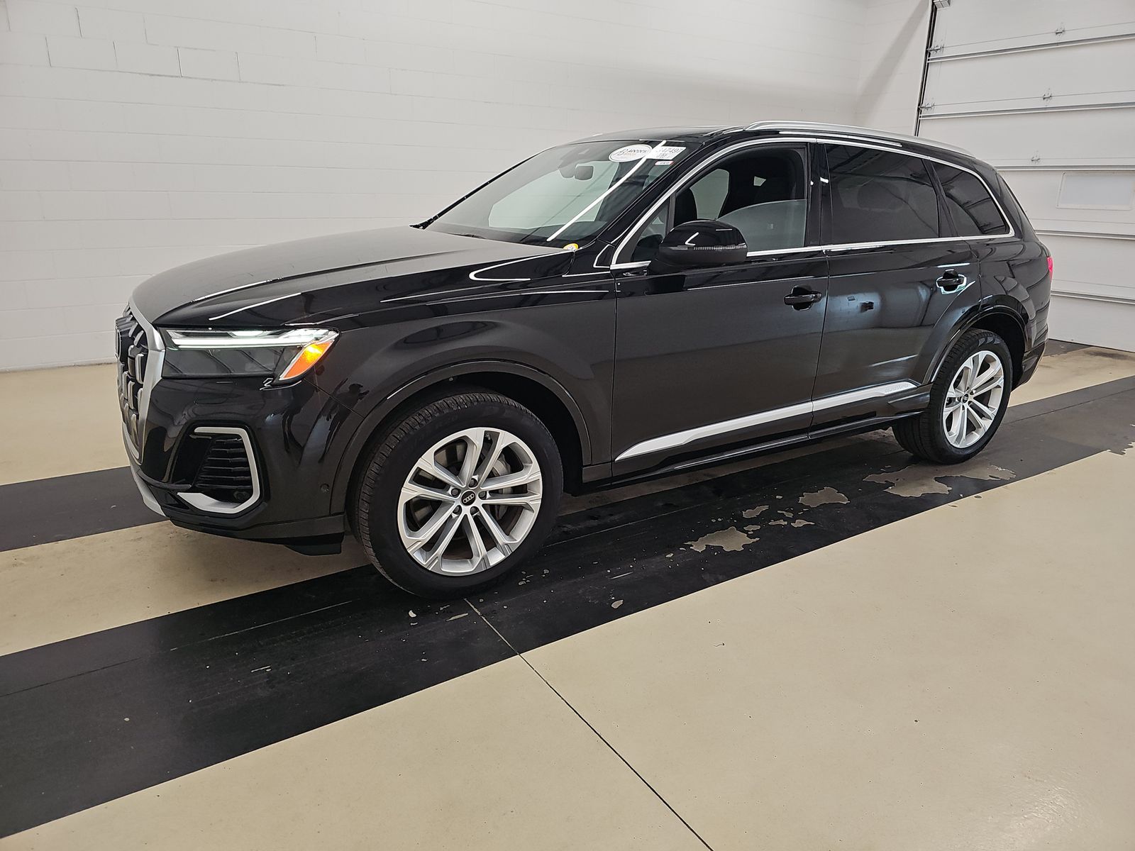 2025 Audi Q7 55 Premium Plus quattro Tiptronic's photo