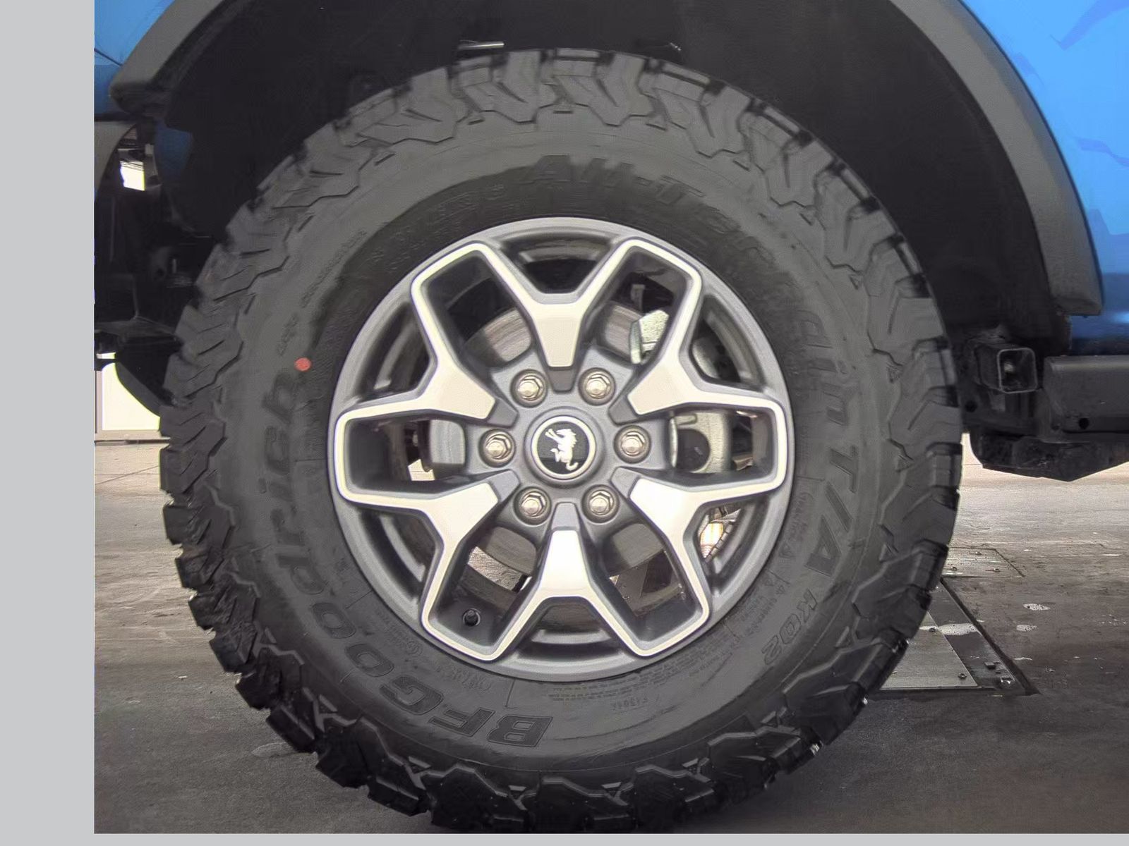 FORD BRONCO - 10