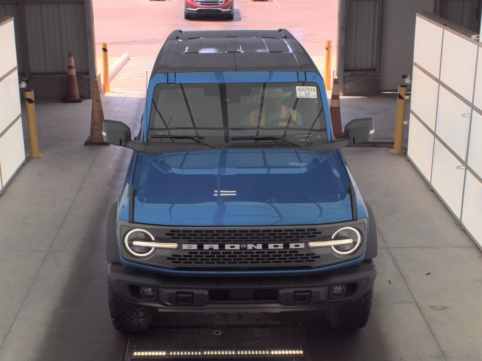 FORD BRONCO - 3