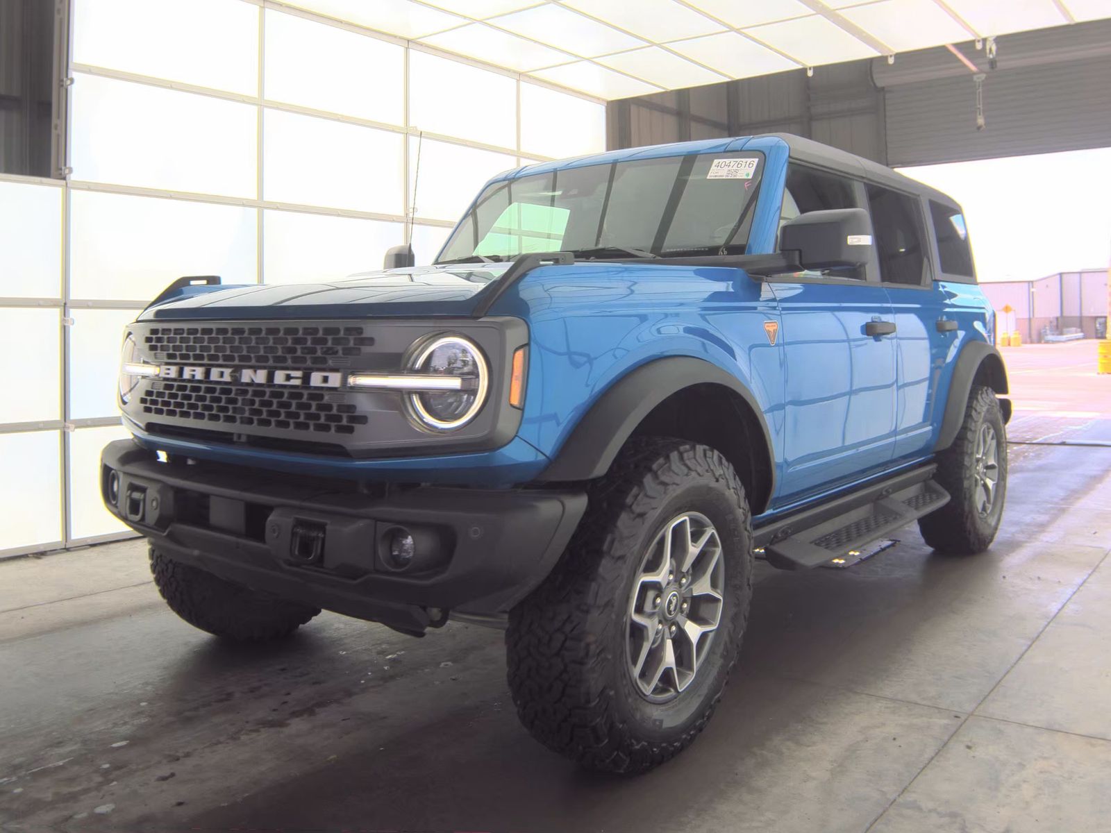 FORD BRONCO - 1