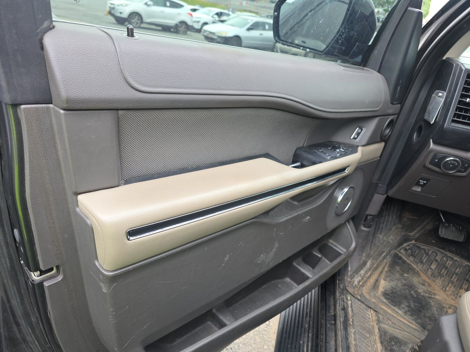 FORD EXPEDITION MAX - 10