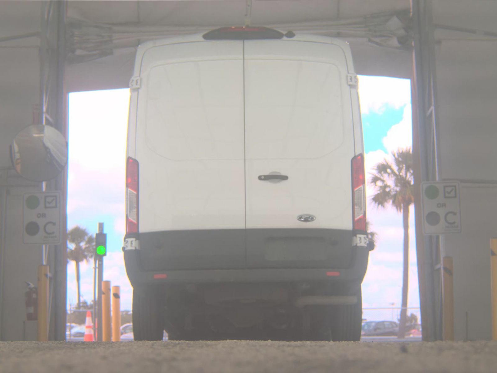 FORD TRANSIT 250 - 8