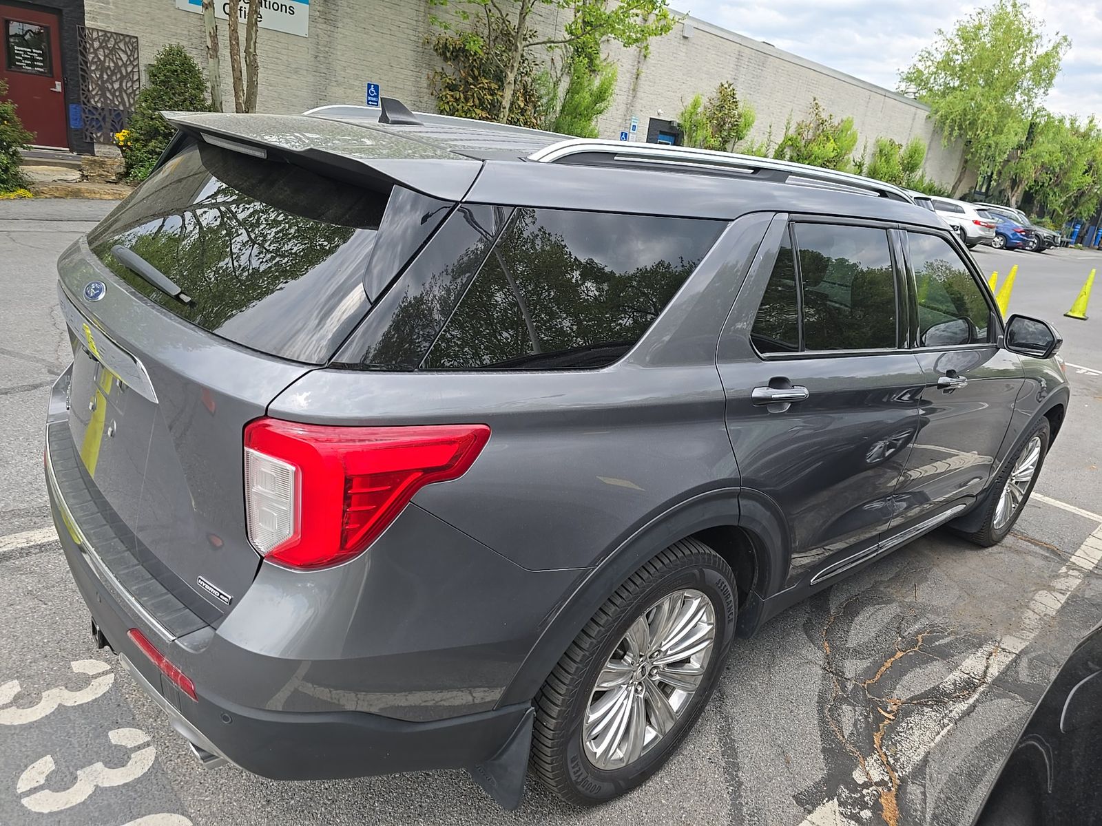 FORD EXPLORER - 5