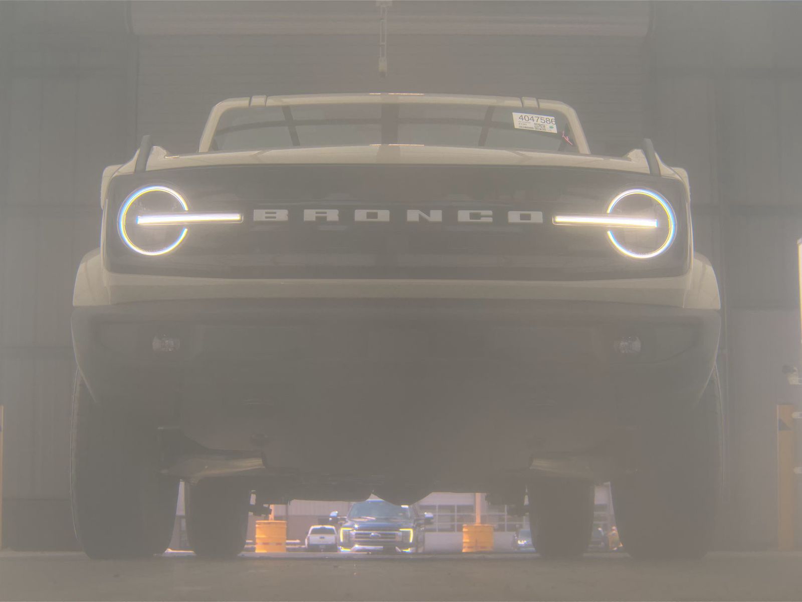 FORD BRONCO - 4