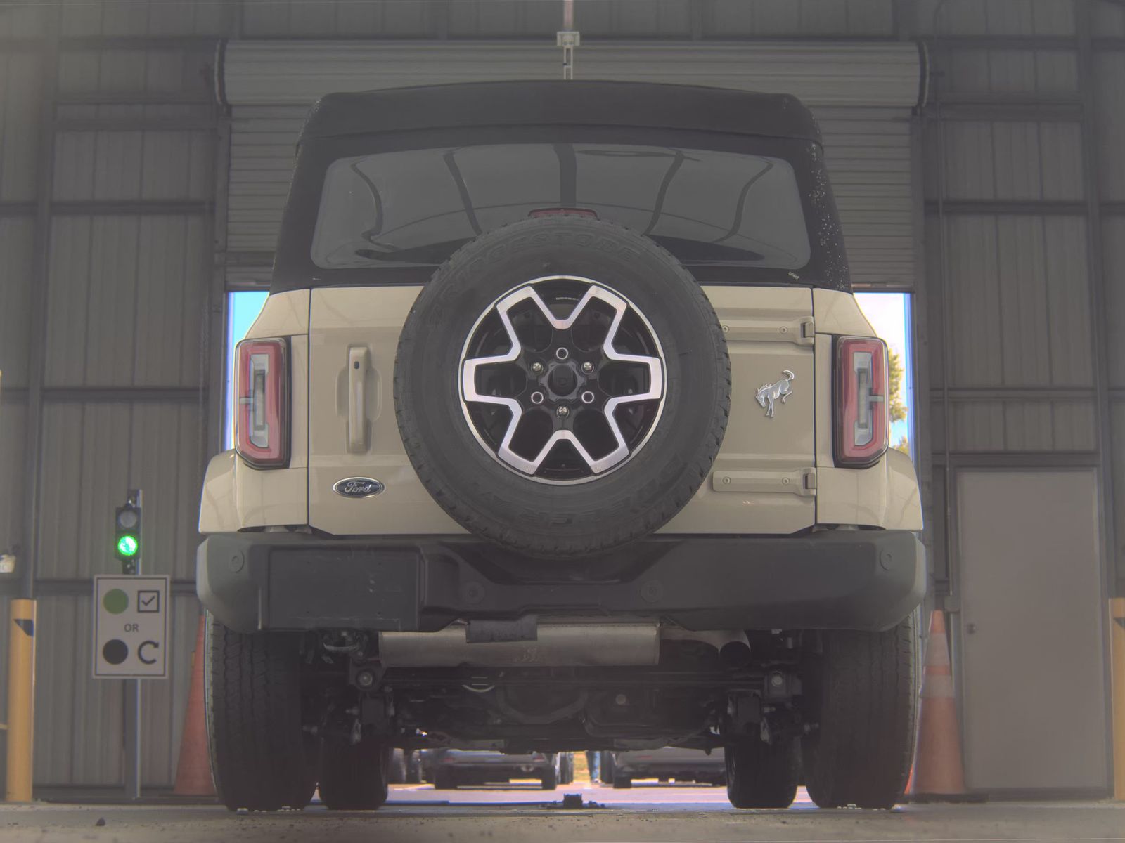FORD BRONCO - 8