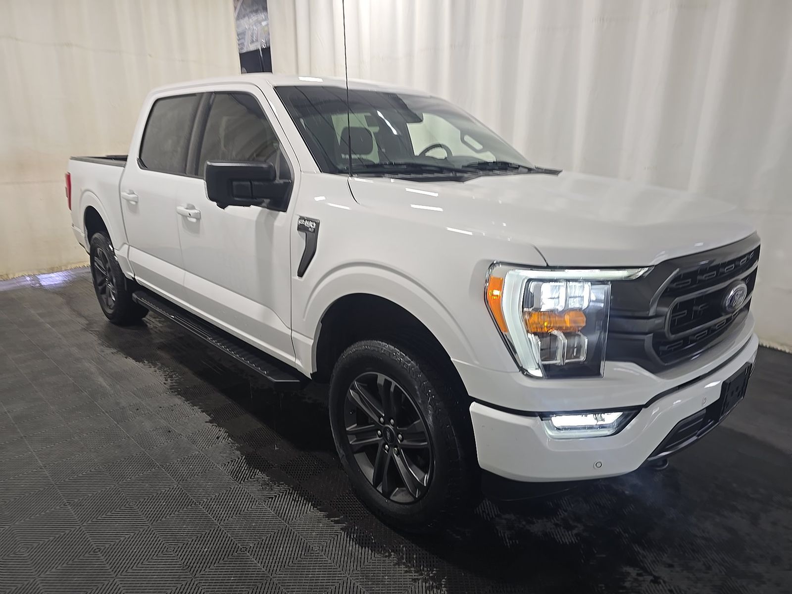 FORD F-150 - 4