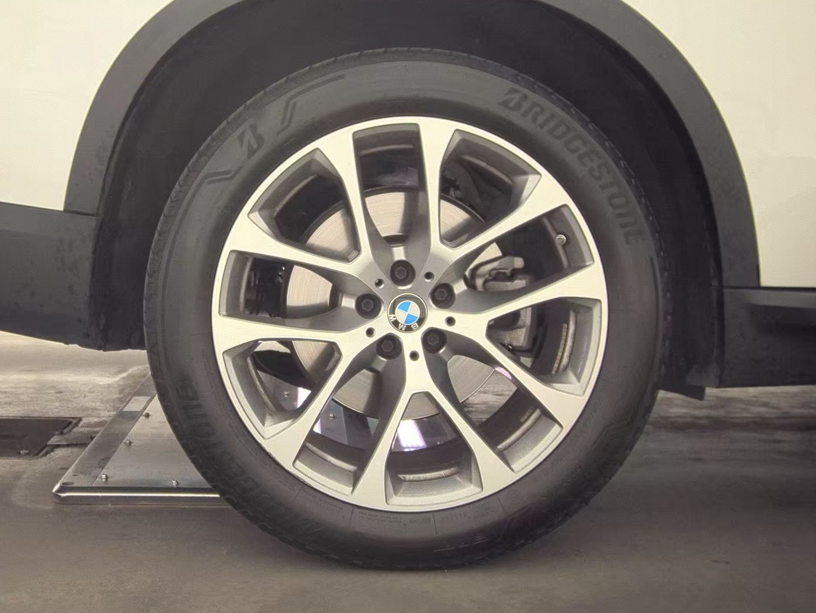 2025 BMW X5 xDrive40i AWD