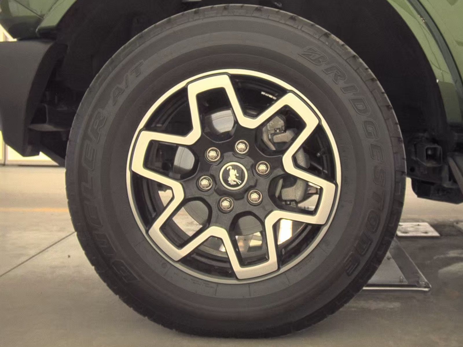 FORD BRONCO - 10