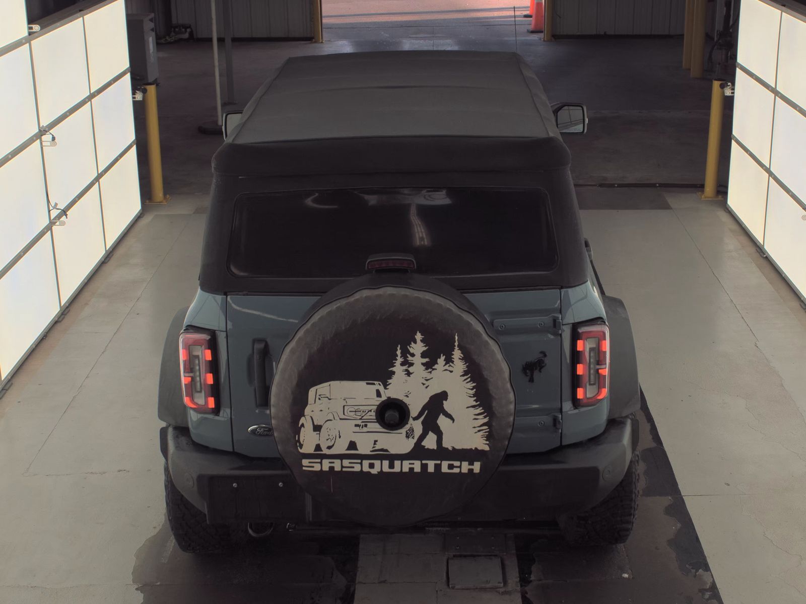 FORD BRONCO - 7