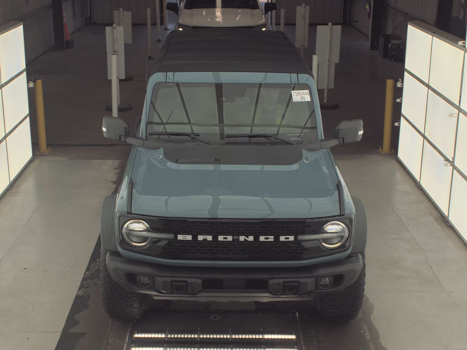 FORD BRONCO - 3