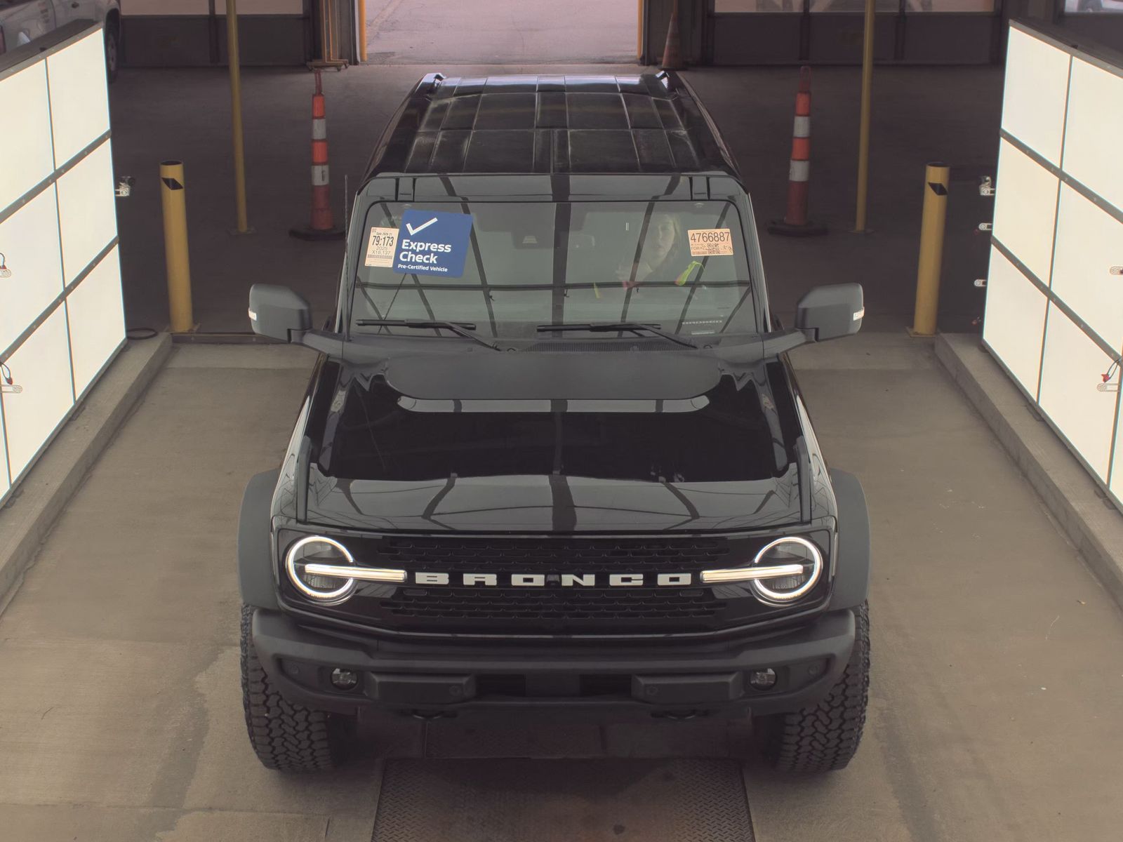 FORD BRONCO - 3