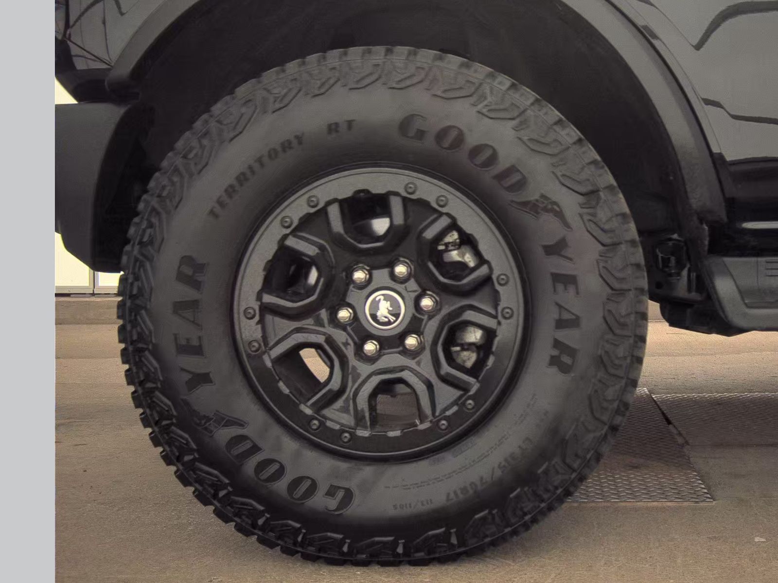 FORD BRONCO - 10