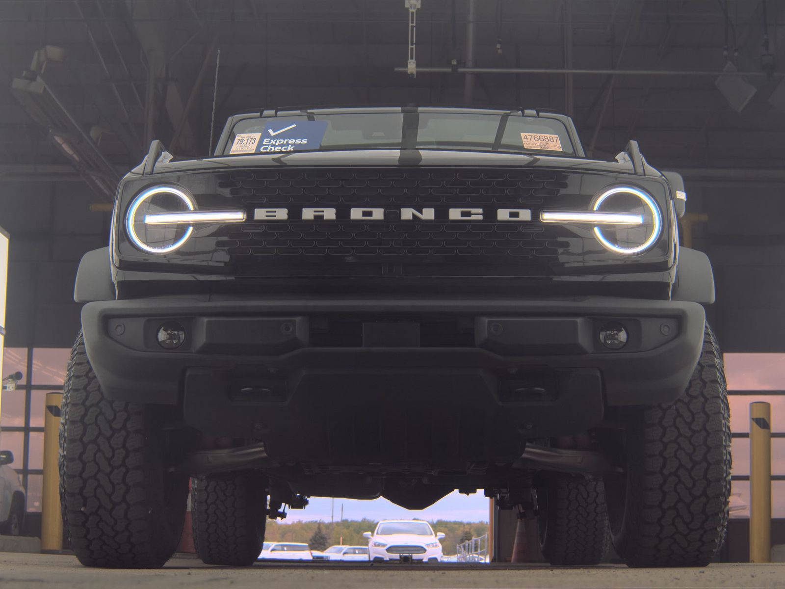 FORD BRONCO - 4