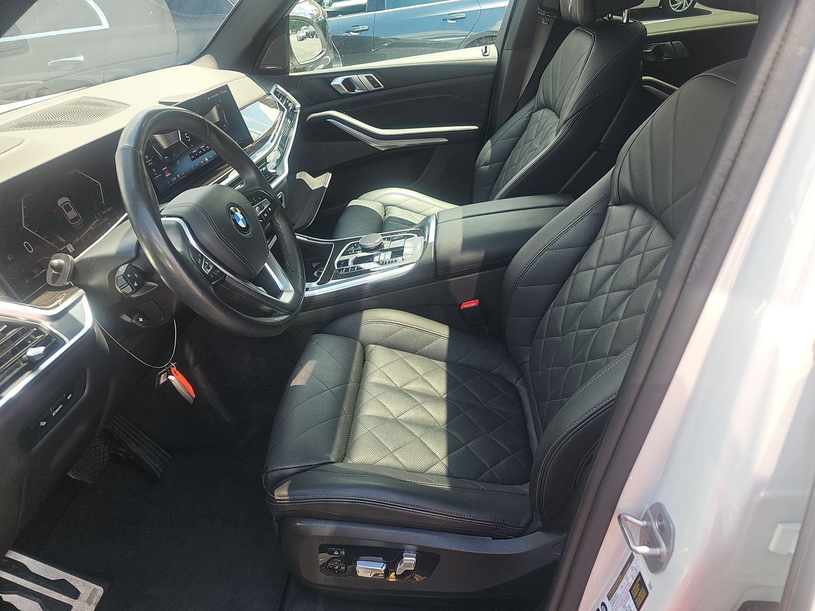 2025 BMW X5 xDrive40i AWD