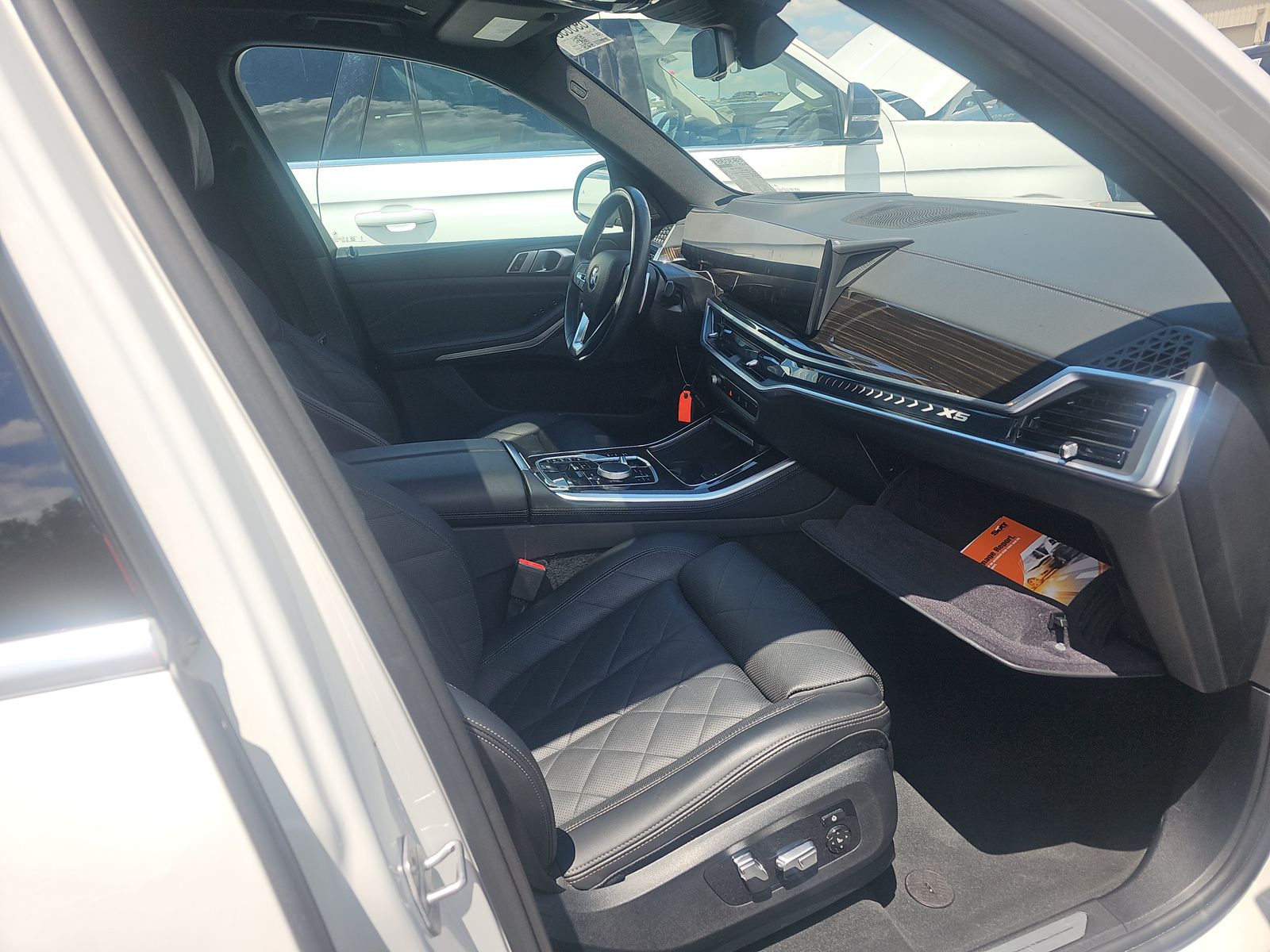 2025 BMW X5 xDrive40i AWD