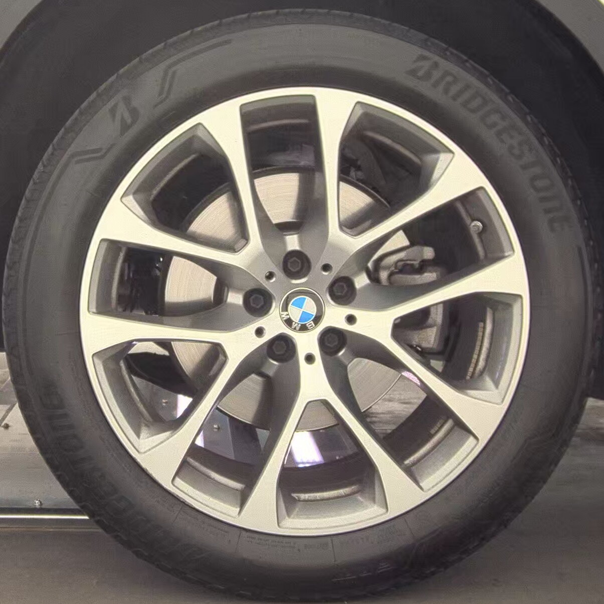 2025 BMW X5 xDrive40i AWD